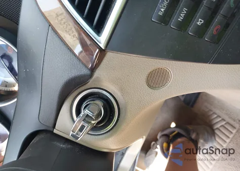 2013 Mercedes-Benz C 250 Sport z USA, uszkodzony, nr VIN WDDGF4HB7DA783351